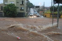 Enchente em Uberaba - Por Jairo Chagas Enchente em Uberaba - Por Jairo Chagas
