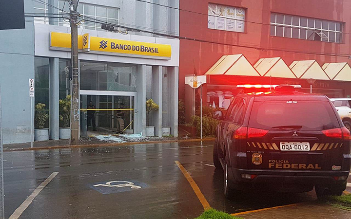 Banco do Brasil era um dos alvos do grupo de assaltantes fortemente armados que invadiram Frutal 